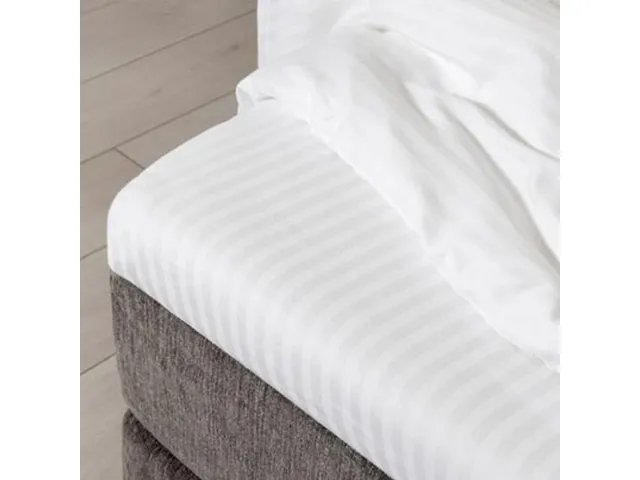 Comco satino paklodė su guma STRIPE OF  WHITE, 90x200